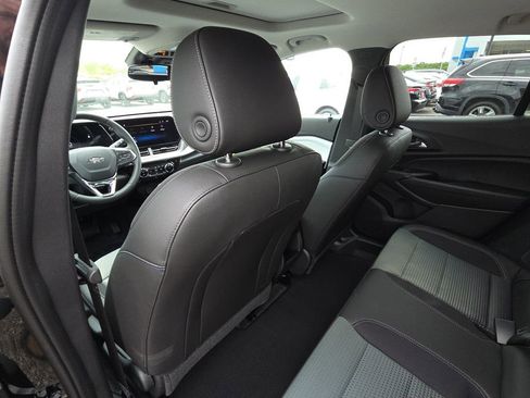 New 2026 Chevrolet Trax LT w/ Sunroof Package FWD image 28