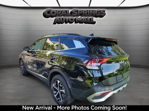Certified 2024 Kia Sportage EX w/ EX Premium Package AWD/4WD image 3