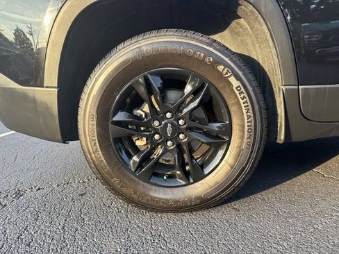 Used 2022 Chevrolet Traverse LT FWD image 20