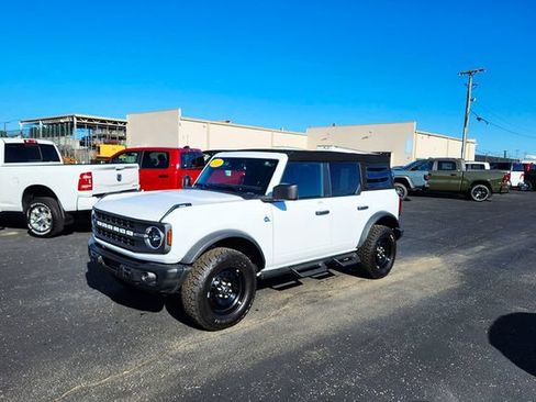 Used 2023 Ford Bronco Black Diamond AWD/4WD image 3
