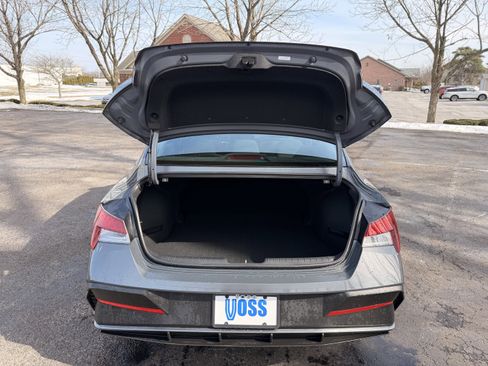 Used 2024 Hyundai Elantra SEL image 12