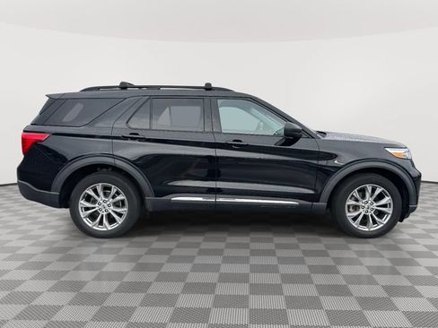 Used 2021 Ford Explorer XLT w/ Equipment Group 202A AWD/4WD image 5