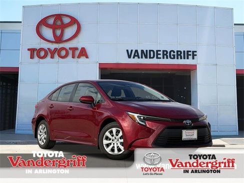 Certified 2025 Toyota Corolla LE image 1