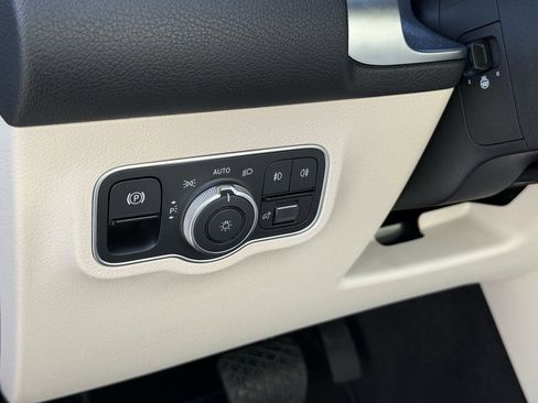 New 2026 Mercedes-Benz GLB 250 250 4MATIC image 16