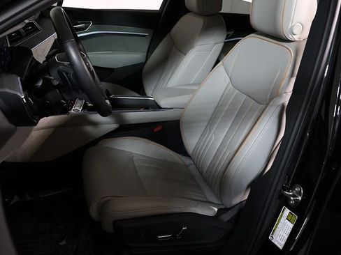 Used 2024 Audi Q8 e-tron Prestige w/ Prestige Package AWD/4WD image 4