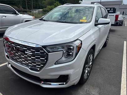 Used 2022 GMC Terrain Denali w/ Denali Premium Package