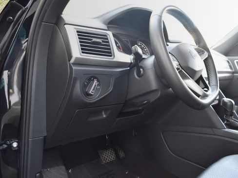 Used 2021 Volkswagen Atlas Cross Sport SE w/ Panoramic Sunroof Package image 21