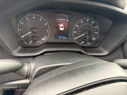 Used 2024 Toyota Corolla LE image 12