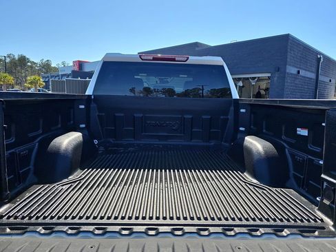 Used 2025 GMC Sierra 1500 SLT image 16
