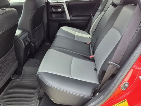 Certified 2022 Toyota 4Runner SR5 Premium AWD/4WD image 5