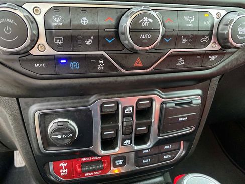 Certified 2023 Jeep Wrangler Unlimited Rubicon 4xe AWD/4WD image 21