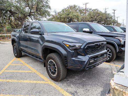 Used 2024 Toyota Tacoma TRD Off-Road image 6