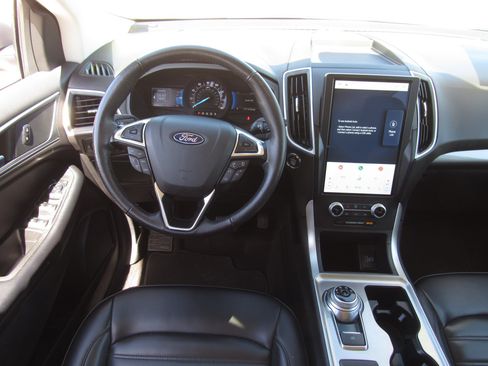 Used 2024 Ford Edge SEL AWD/4WD image 16