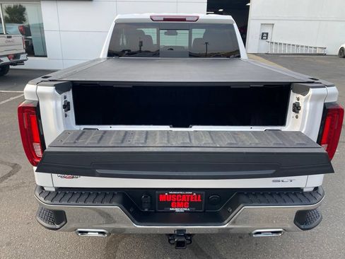 Used 2023 GMC Sierra 1500 SLT w/ SLT Premium Package AWD/4WD image 30
