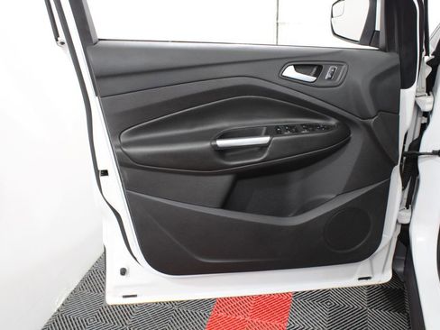 Used 2016 Ford Escape SE w/ Equipment Group 201A AWD/4WD image 13
