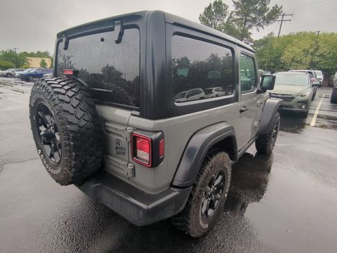 Used 2022 Jeep Wrangler Sport AWD/4WD image 3