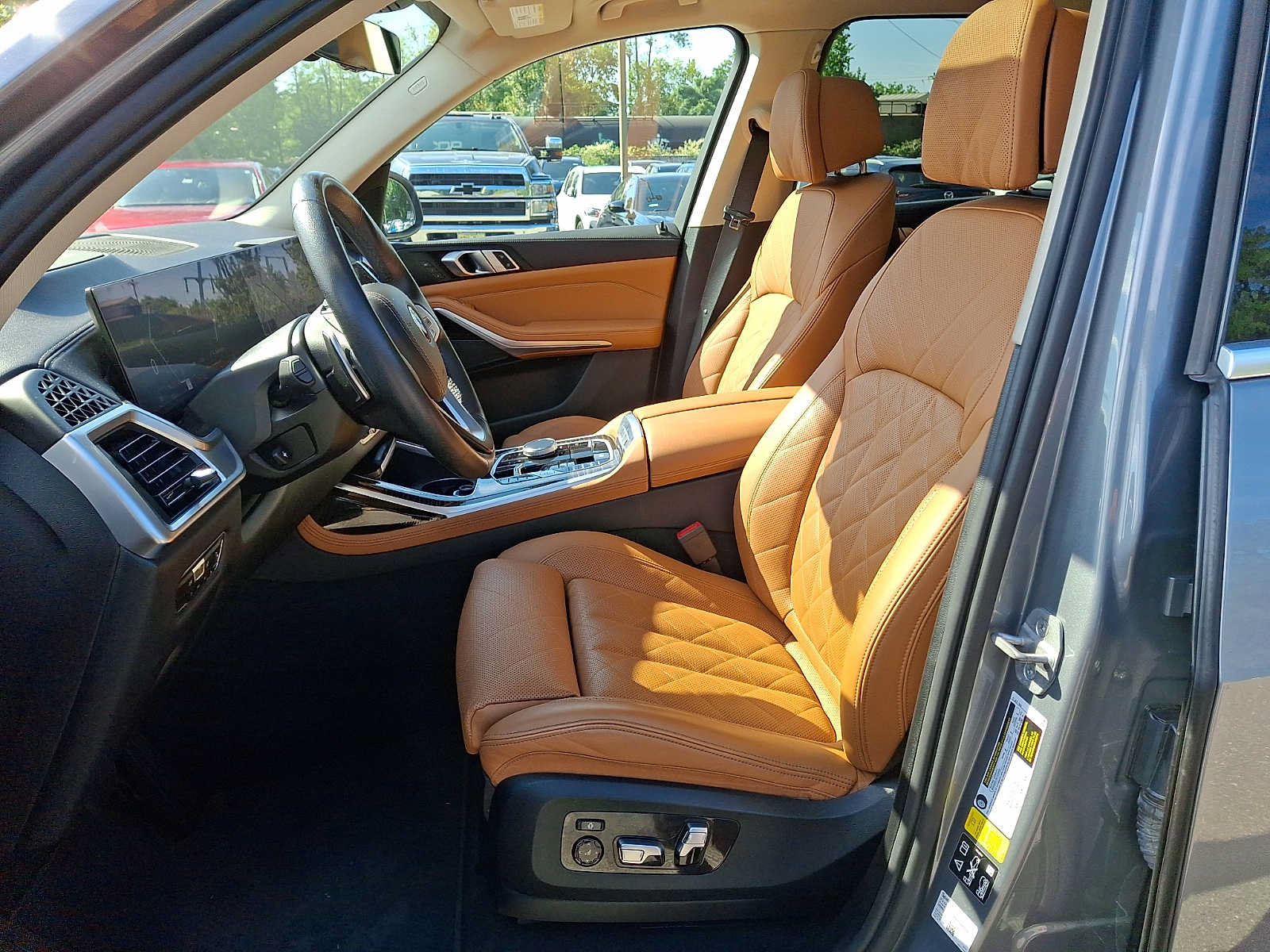 Used 2023 BMW X7 xDrive40i AWD/4WD image 11
