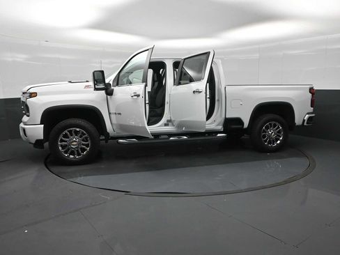 New 2026 Chevrolet Silverado 2500 LT w/ Z71 Chrome Sport Edition AWD/4WD image 33