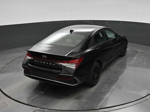 New 2026 Hyundai Elantra SEL Sport FWD image 30