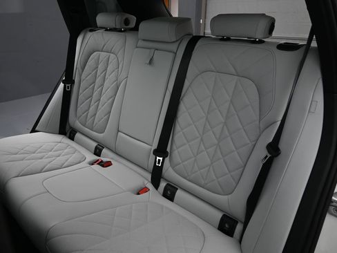New 2026 BMW X5 sDrive40i w/ Climate Comfort Package RWD image 37