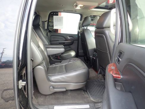 Used 2013 Cadillac Escalade ESV Premium AWD/4WD image 30