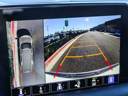 Used 2024 Chevrolet Tahoe Z71 w/ Z71 Off-Road Package image 27