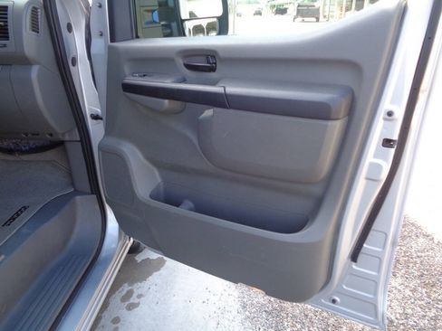 Used 2019 Nissan NV 3500 SL RWD image 32