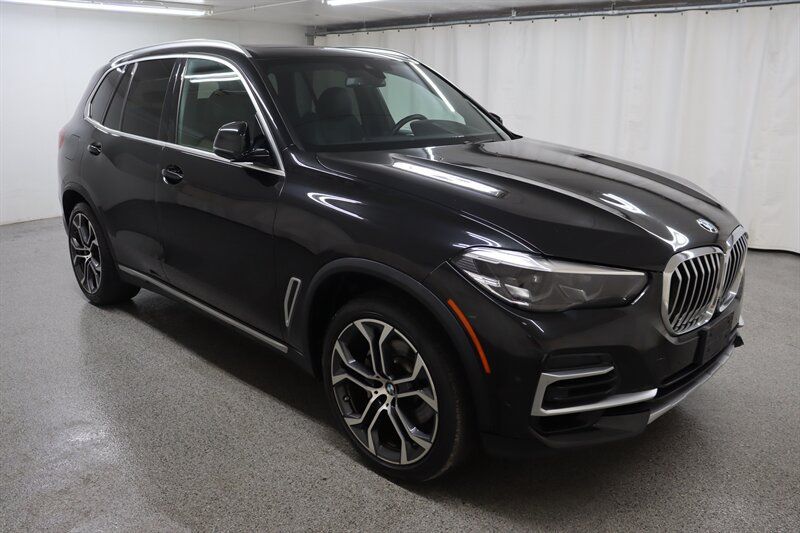 Used 2022 BMW X5 sDrive40i w/ Premium Package RWD image 1