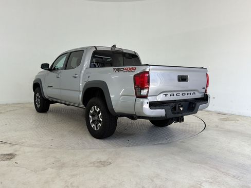 Used 2019 Toyota Tacoma TRD Off-Road w/ Technology Package AWD/4WD image 3