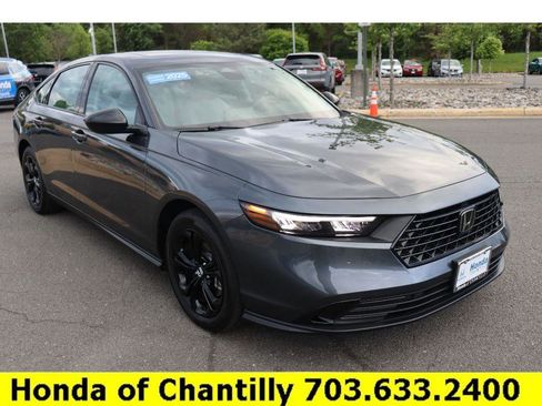 Certified 2025 Honda Accord SE image 1