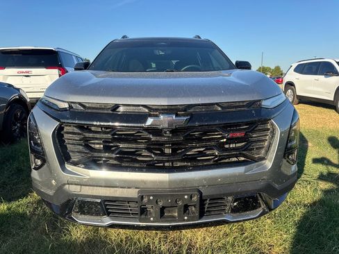 Used 2025 Chevrolet Equinox RS w/ Safety and Technology Package FWD image 2