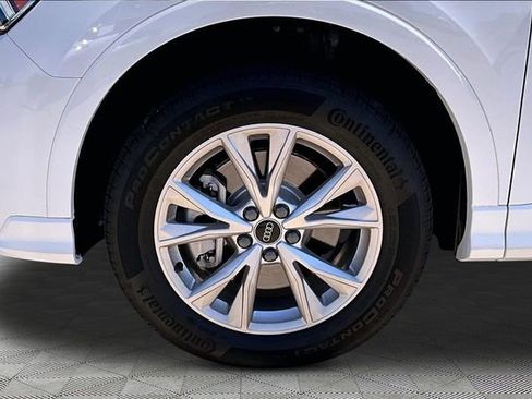 Certified 2025 Audi Q3 2.0T Premium Plus w/ Premium Plus Package AWD/4WD image 8