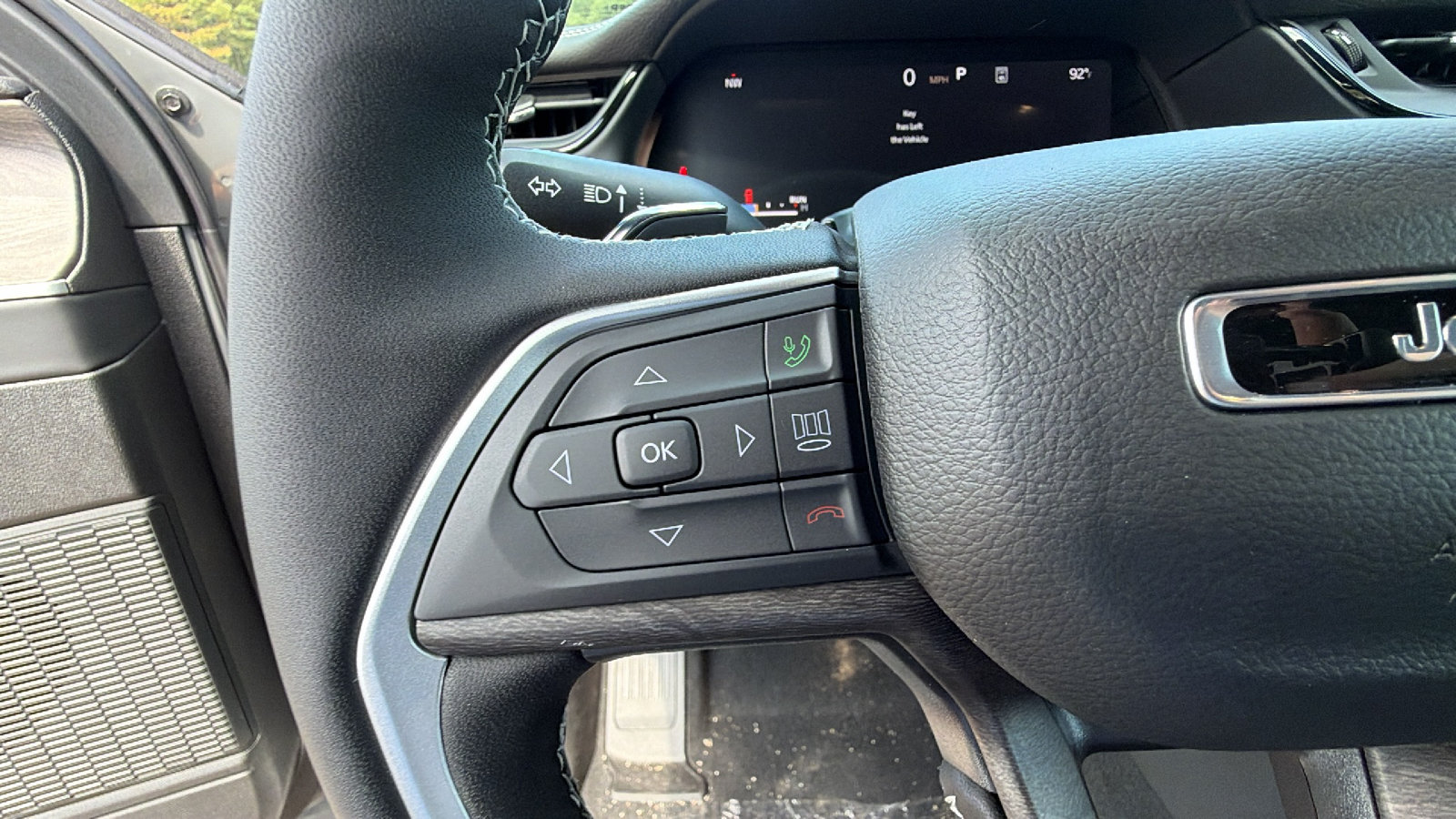 New 2027 Jeep Grand Cherokee Altitude RWD image 24