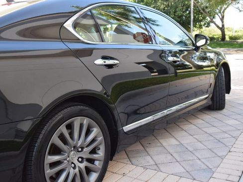 Used 2013 Lexus LS 460 AWD w/ Comfort Pkg image 25