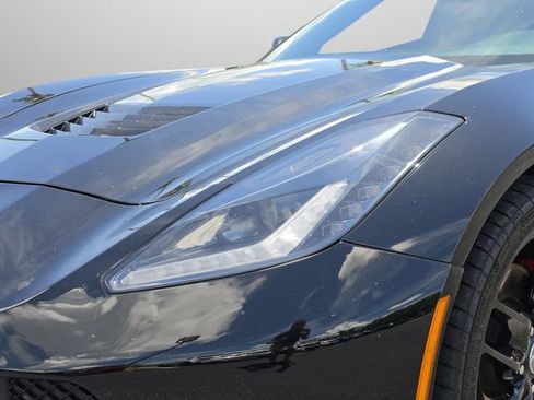 Used 2019 Chevrolet Corvette Stingray Coupe w/ 1LT RWD image 18
