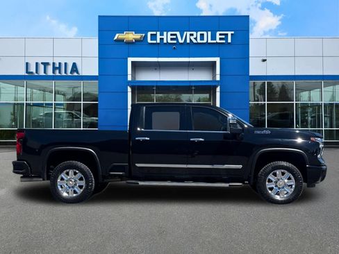 Used 2024 Chevrolet Silverado 2500 High Country w/ High Country Premium Package AWD/4WD image 8