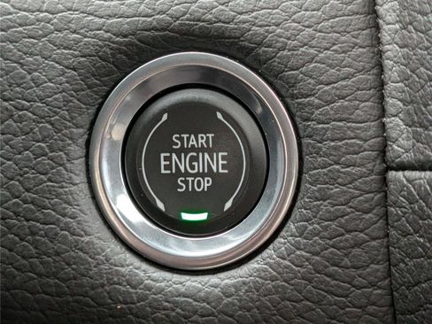 Used 2023 GMC Yukon XL Denali image 31