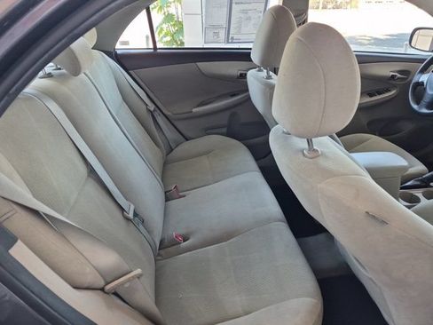 Used 2013 Toyota Corolla LE FWD image 7