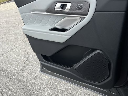 New 2026 Ford Explorer Platinum w/ LUX Leather Package image 16