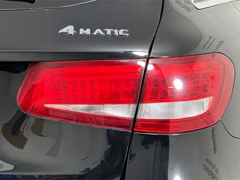 Used 2016 Mercedes-Benz GLC 300 4MATIC image 32