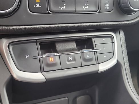 Used 2024 GMC Terrain SLE AWD/4WD image 22