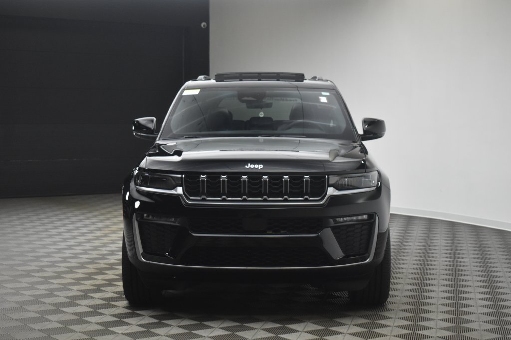 New 2027 Jeep Grand Cherokee Limited AWD/4WD image 2