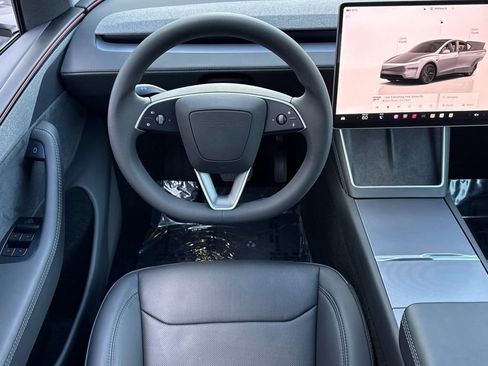 Used 2026 Tesla Model Y 2WD image 13