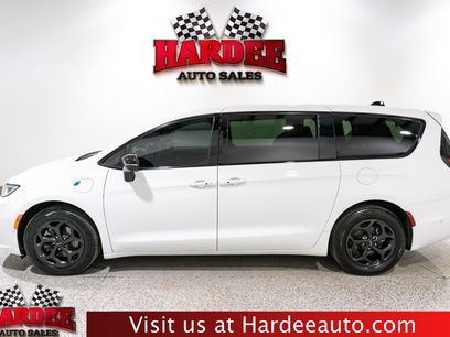 Used 2024 Chrysler Pacifica Limited