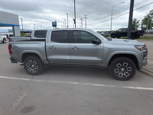 Used 2024 Chevrolet Colorado Z71 w/ Z71 Convenience Package 2 AWD/4WD image 3