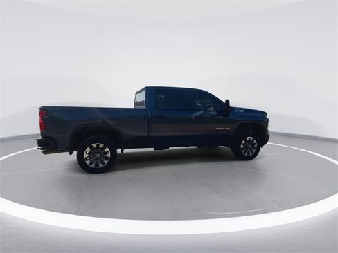 Used 2024 Chevrolet Silverado 2500 Custom w/ Custom Value Package image 12