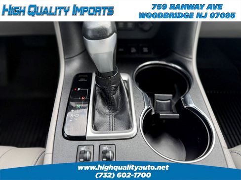 Used 2018 Toyota Highlander XLE AWD/4WD image 37