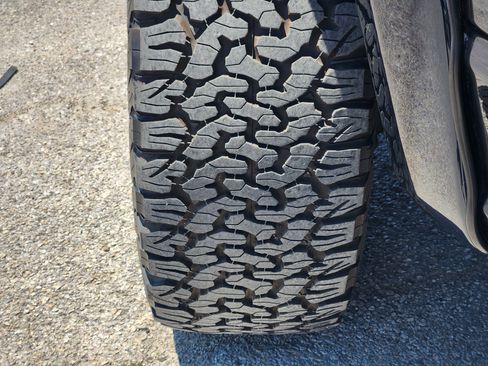 Used 2021 Ford F150 Lariat w/ Equipment Group 502A High AWD/4WD image 11