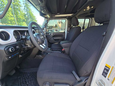 Used 2023 Jeep Wrangler Unlimited Rubicon 4xe w/ Cold Weather Group AWD/4WD image 21