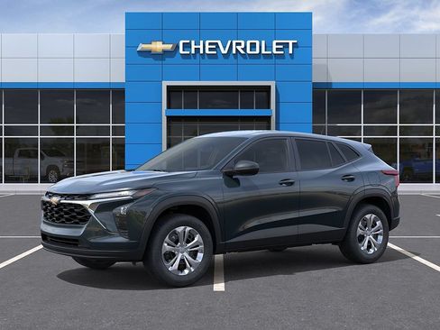 New 2026 Chevrolet Trax LS w/ Driver Confidence Package FWD image 2